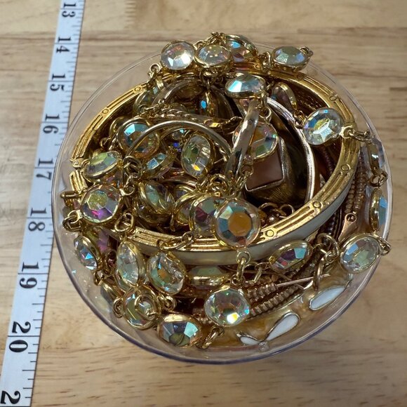 Gold-Tone Jewelry Lot Mystery Wearable Assorted Styles & Colors 1lb+ Mixed Earri - Picture 12 of 16